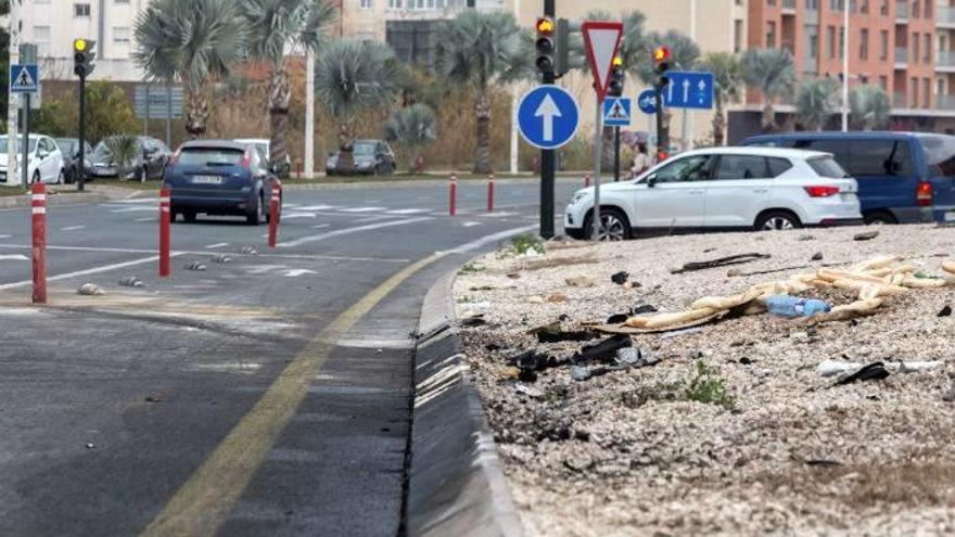 Lugar situado en la avenida Miguel Induráin de Murcia donde la pasada madrugada tres personas han fallecido y dos han resultado heridas de gravedad tras colisionar un turismo y una furgoneta.