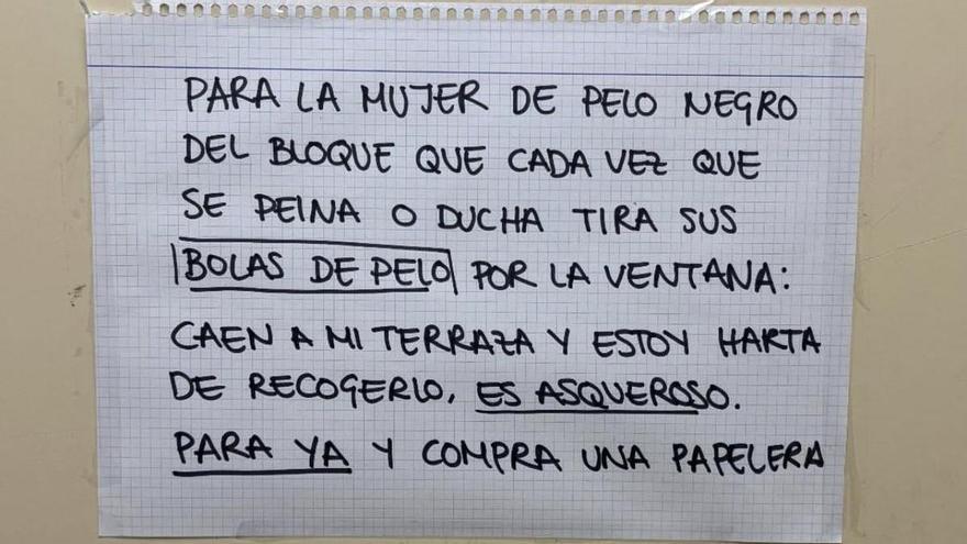 La queja viral de una comunidad que critica la falta de higiene de una vecina