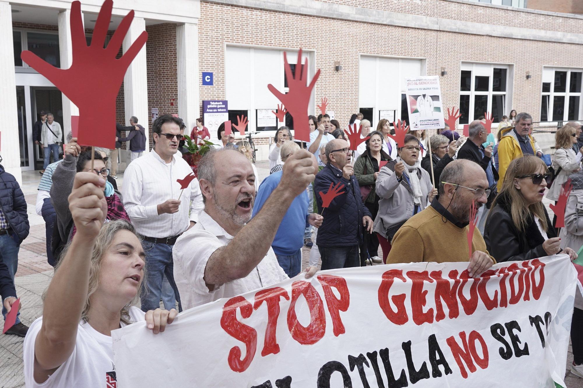El Hospital de Cruces se manifiesta en favor de los sanitarios de Gaza
