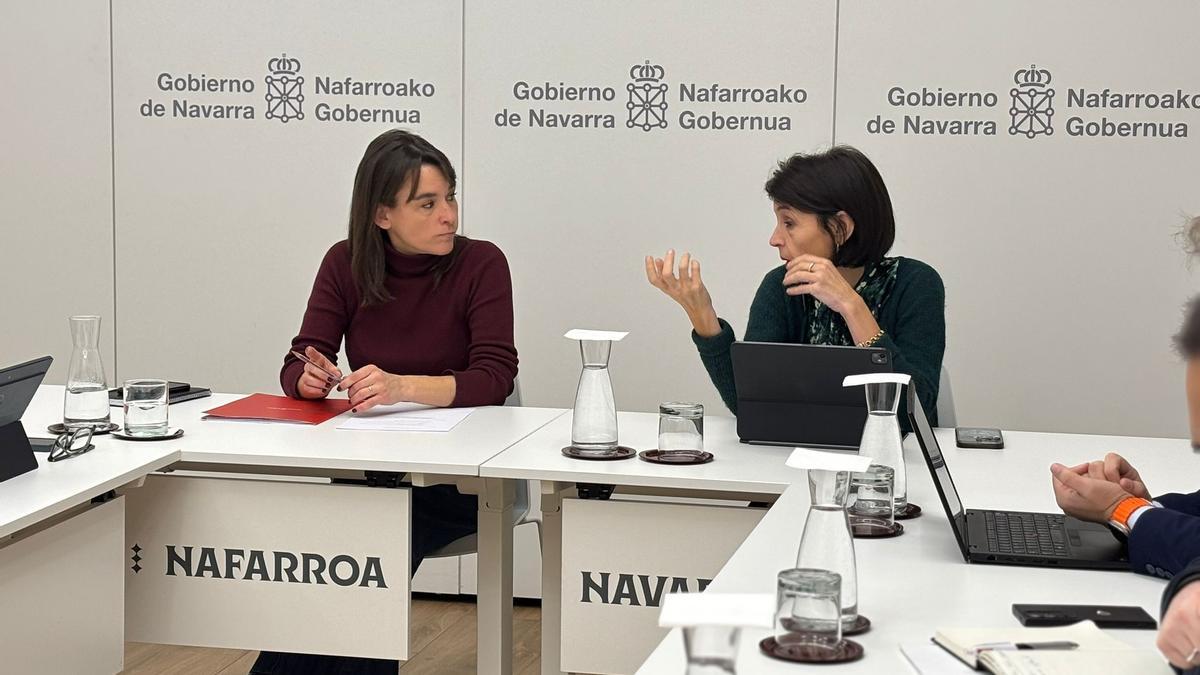 Begoña Alfaro, y la consejera vasca, Nerea Melgosa.