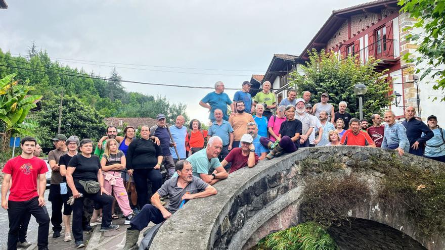 Bera limpia sus regatas en auzolan