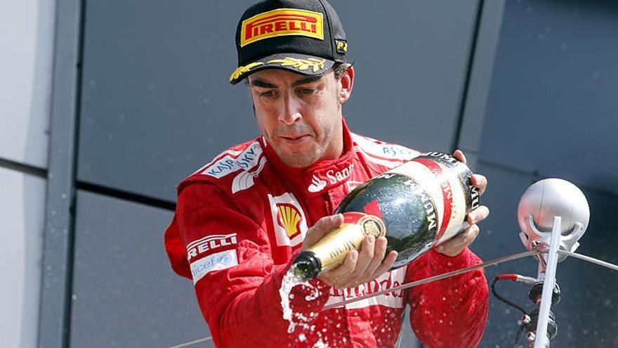 Alonso: &quot;He intentado frenarlo pero iba mucho más rápido&quot;