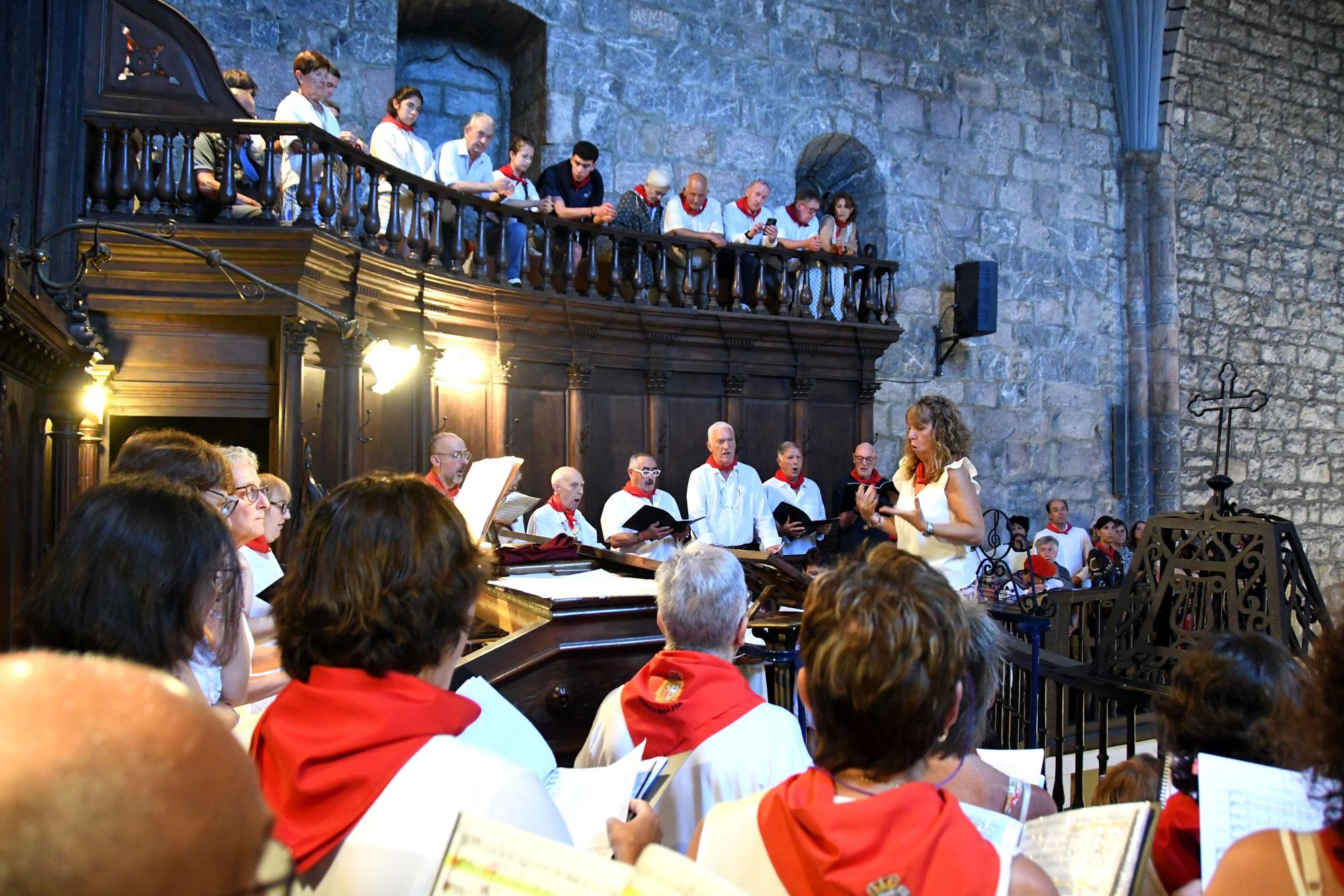 Bera celebra su día grande a ritmo de dantzas
