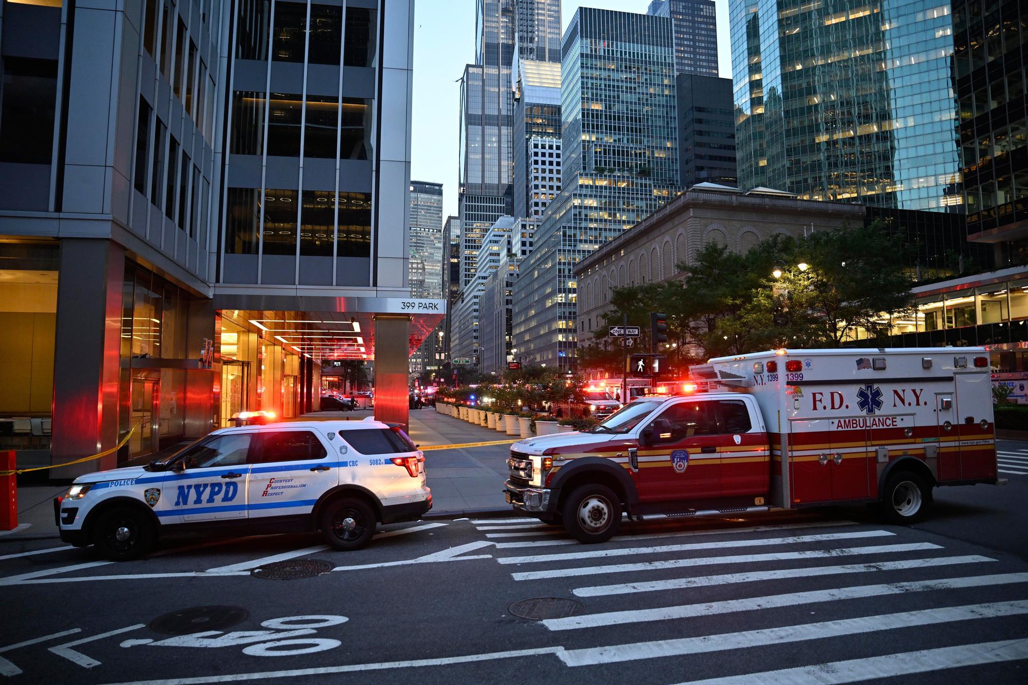 El dispositivo policial desplegado en Nueva York durante la alerta por el tiroteo.