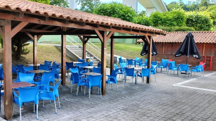 Udan Tabira igerilekuko taberna-kafetegia kudeatzeko lizitazioa, zabalik