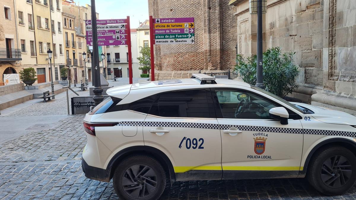 Un vehículo de Policía Municipal de Tudela.