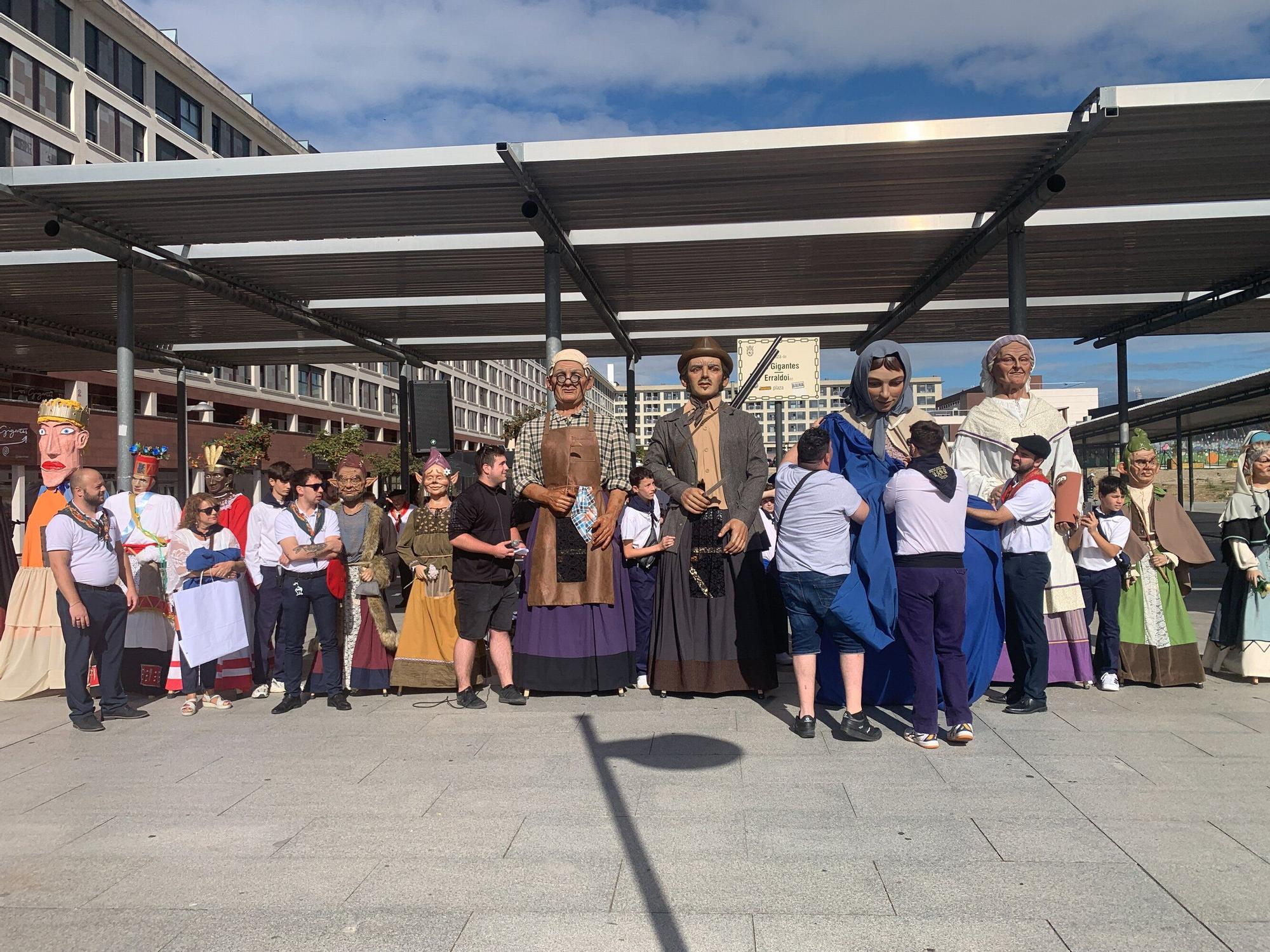 Presentación de los nuevos gigantes de Buztintxuri