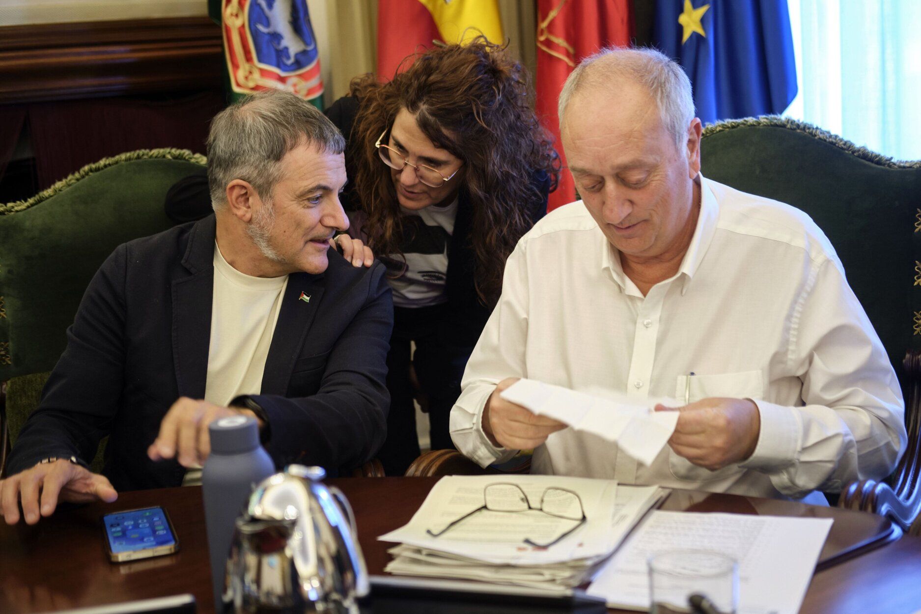 Fotos del pleno del Ayuntamiento de Pamplona (02/10/2025)