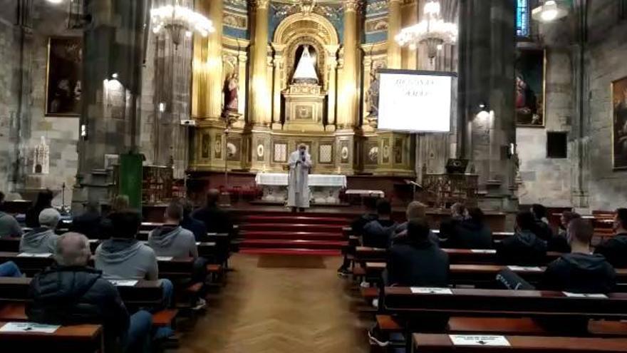 Ofrenda del Bilbao Basket a la Amatxu de Begoña