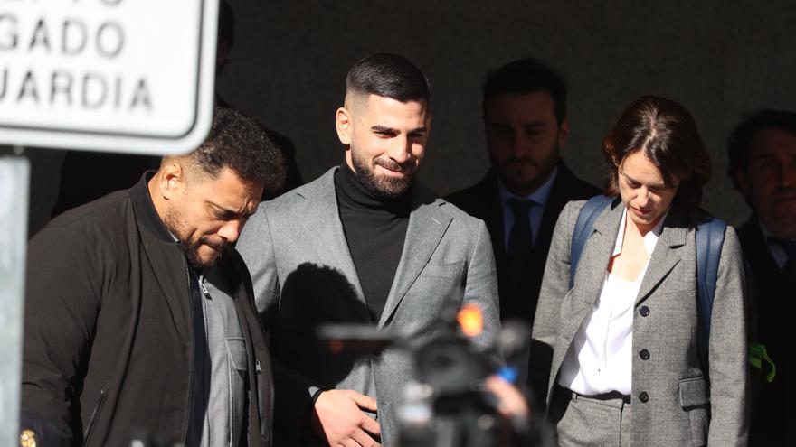 Ilia Topuria, a su llegada al juzgado para comparecer tras ser denunciado por malos tratos: "Mi prioridad es mi hija"