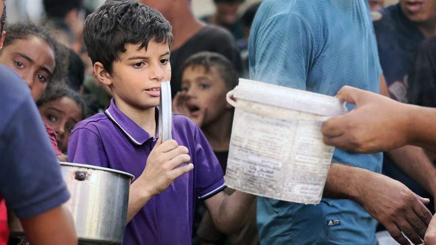 Las autoridades palestinas elevan a más de 270.000 los desplazados por la ofensiva contra la ciudad de Gaza