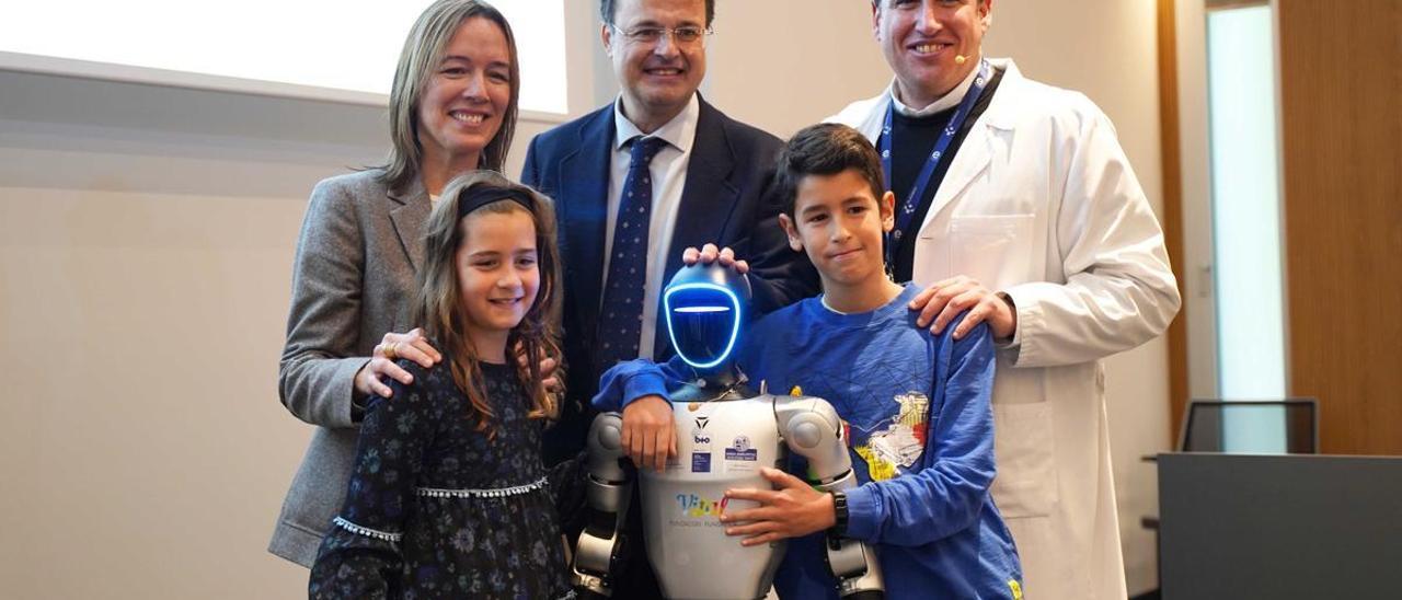 Osakidetza presenta un robot para pediatría pionero en humanización hospitalaria