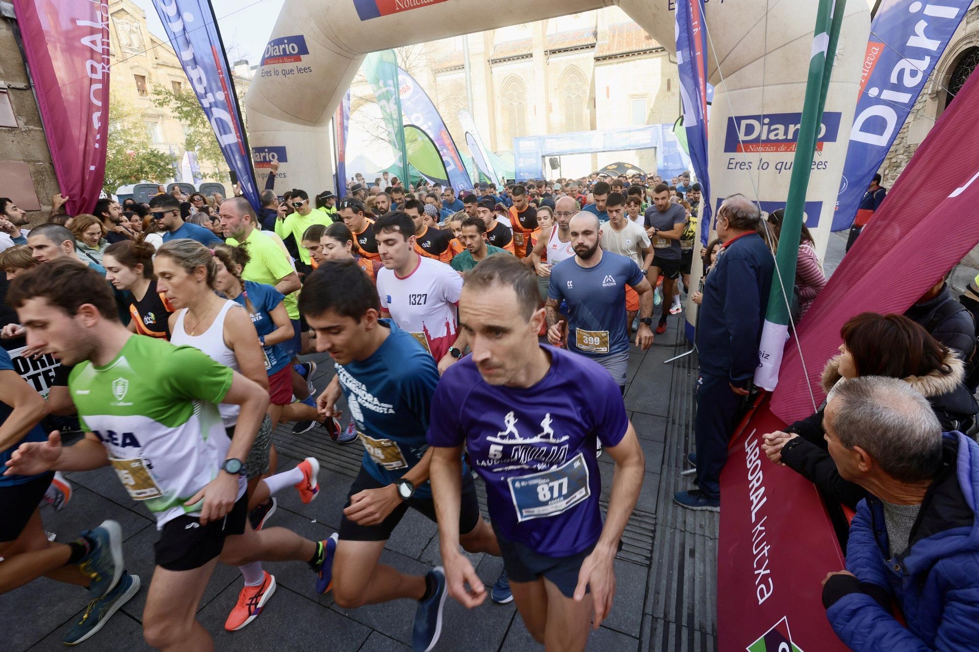 En imágenes: Miles de personas participan en La Conquista de la Almendra