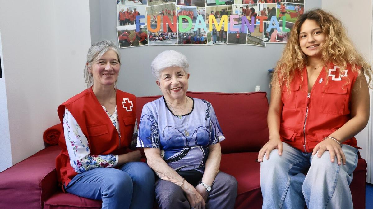 Nuria Alda, Txaro Sáenz Oliva y Celia Rivera.