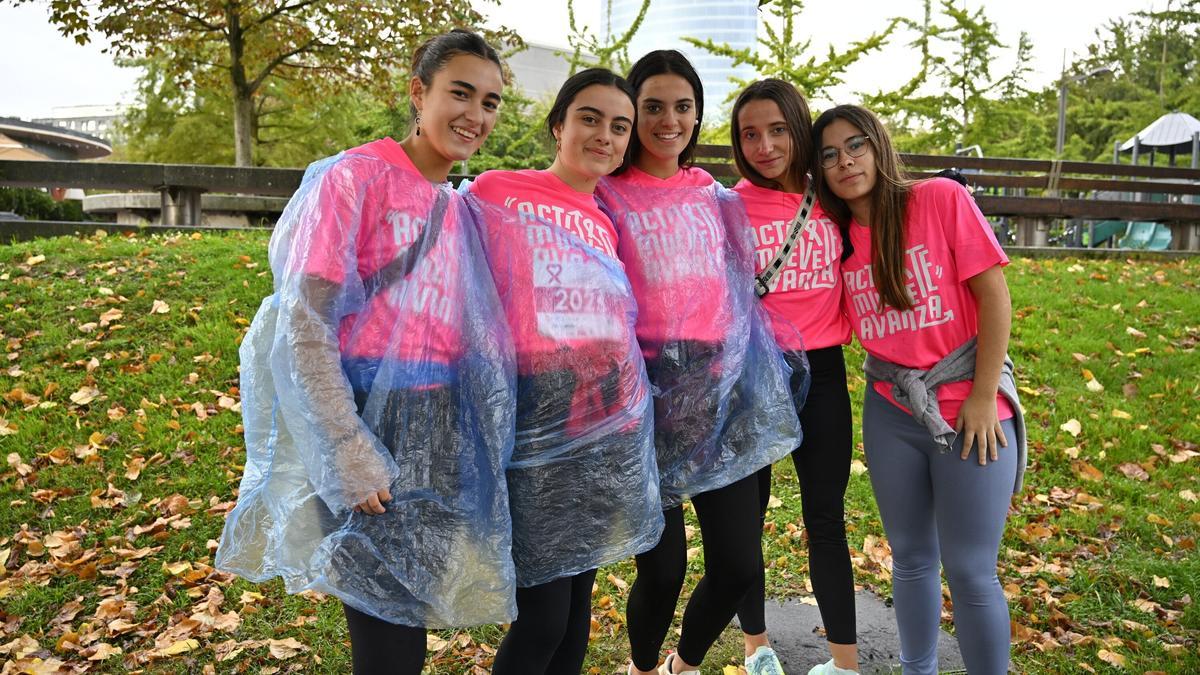 Lucía, Amaia, Aitana, Maider y Enara han ido desde Amurrio.