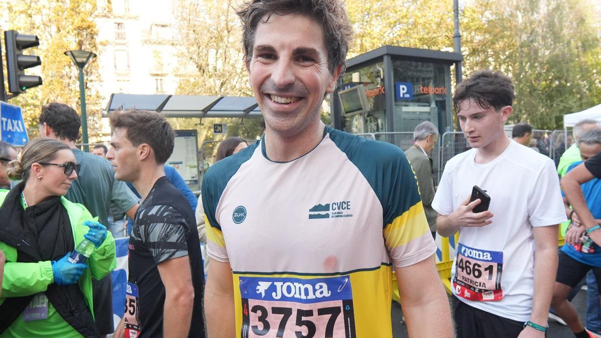 El alcalde de Donostia, Jon Insausti, tras correr la Behobia-San Sebastián 2025