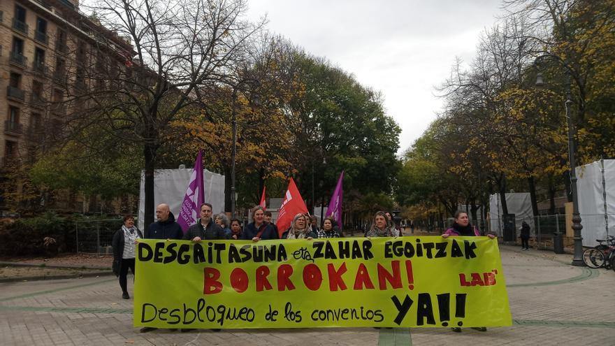 Protesta de los trabajadores de discapacidad y residencias de Navarra: esto reclaman