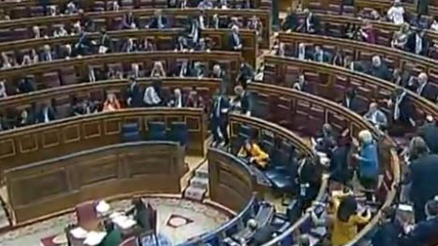 Estampida de diputados en el Congreso al comienzo del puente