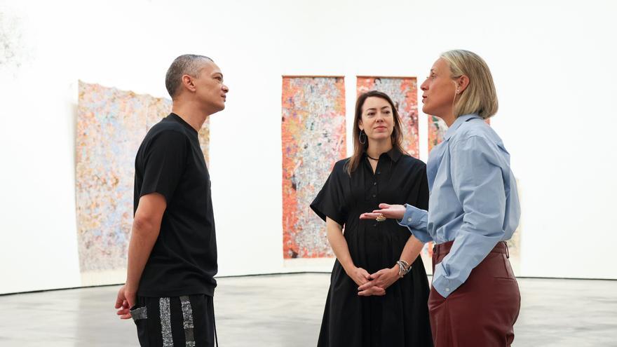 Del apartheid al arte sanador: Igshaan Adams despliega su obra más vibrante en Bilbao