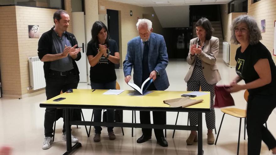 Homenaje de la Coral Paz de Ziganda a José Antonio Huarte