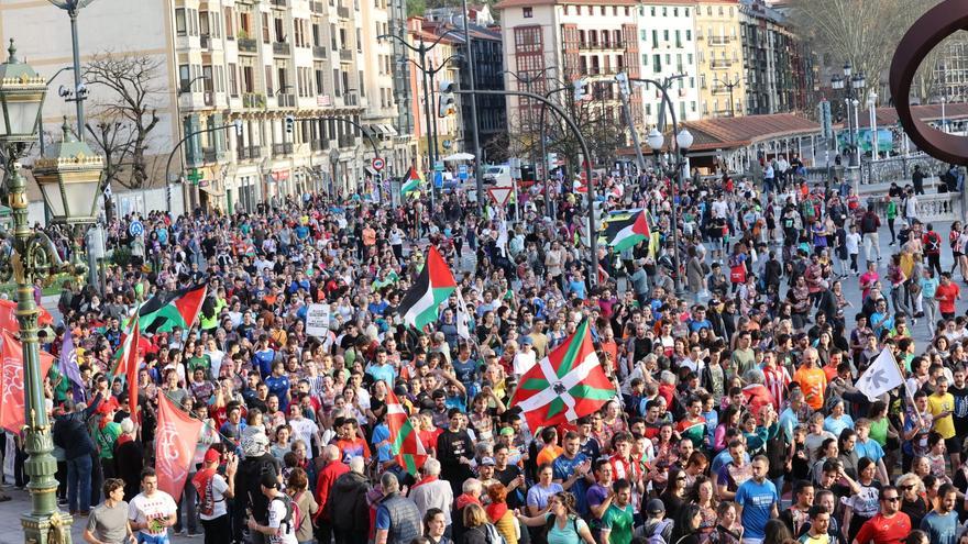 La Korrika llega al Ayuntamiento de Bilbao