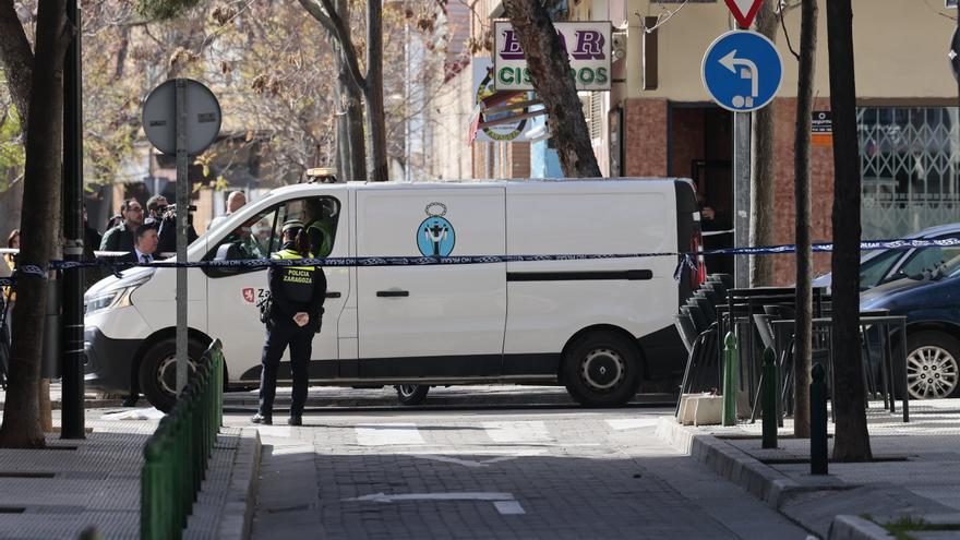 Un hombre se suicida tras asesinar a tiros a una mujer en plena calle en Zaragoza