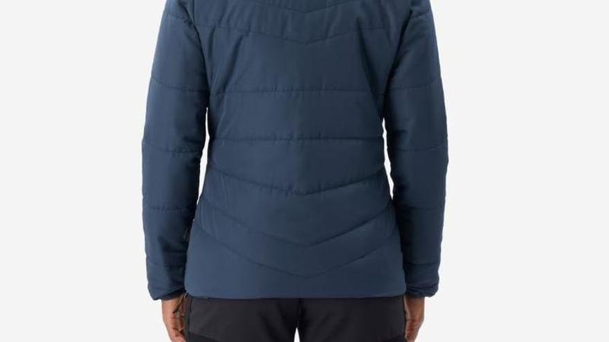 Vista trasera de la chaqueta acolchada de montaña y trekking Forclaz MT50 de Decathlon