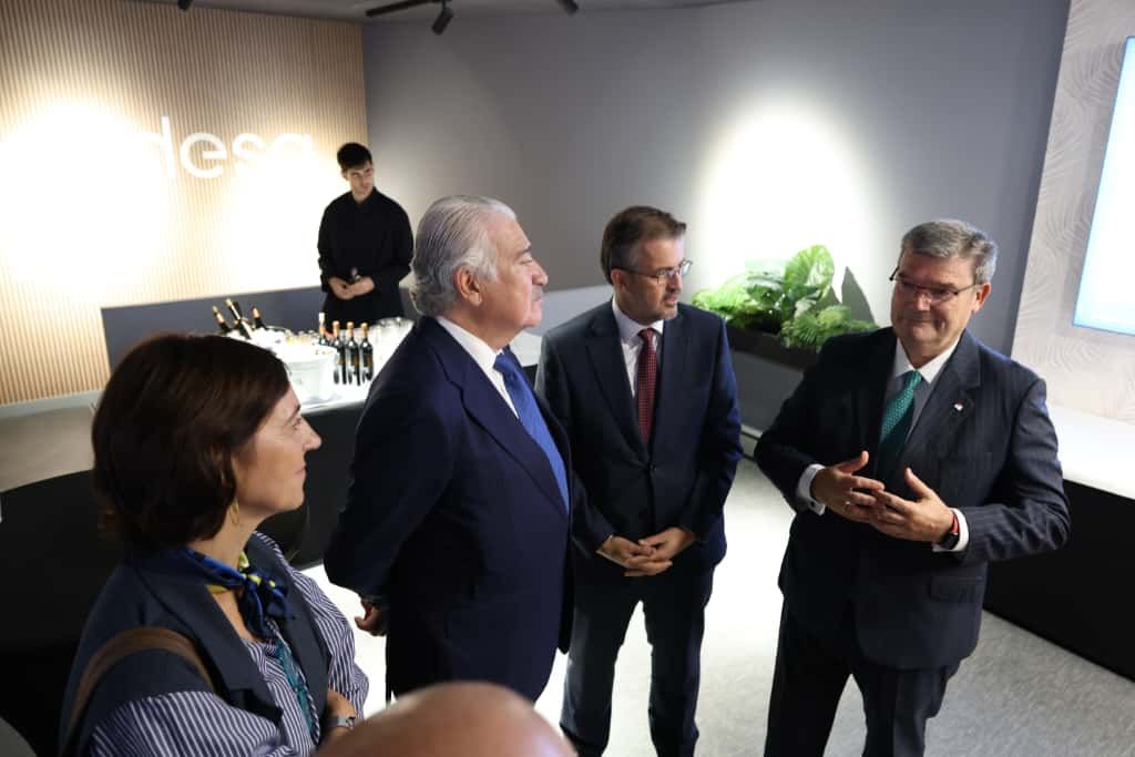 Endesa ha inaugurado hoy su nueva tienda en Bilbao, ubicada en la calle Iparraguirre, 37, bajo el innovador concepto “Endesa Tu Casa”.