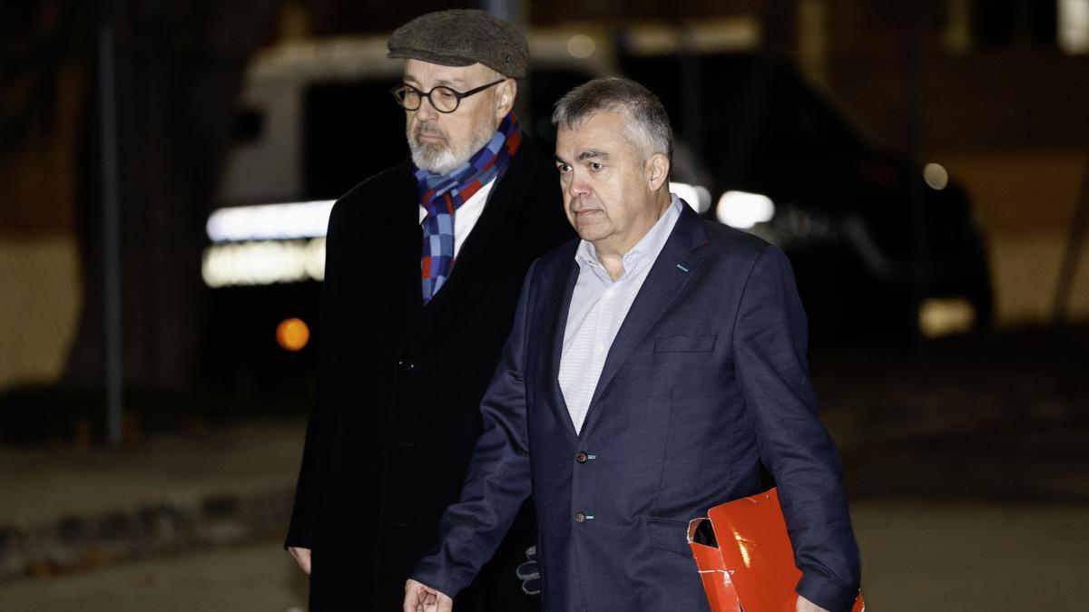 El exsecretario de Organización del PSOE, Santos Cerdán, sale de la cárcel de Soto del Real