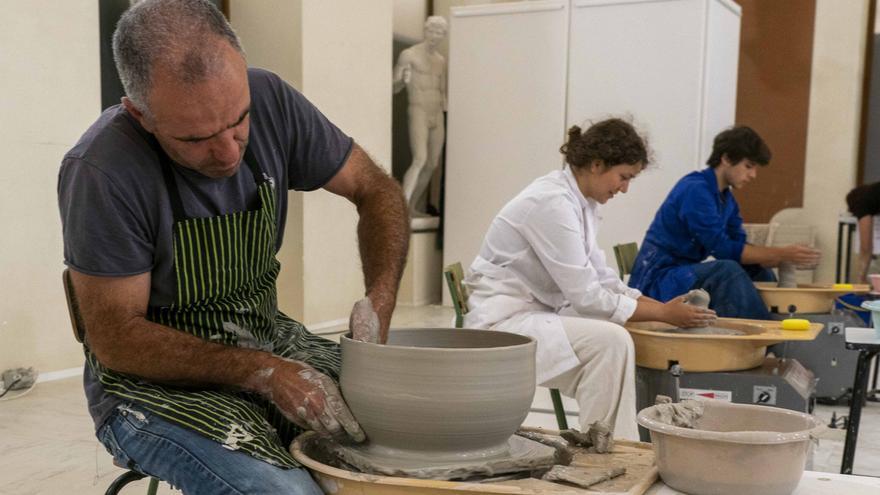 Artes y Oficios, con las puertas abiertas para tornear