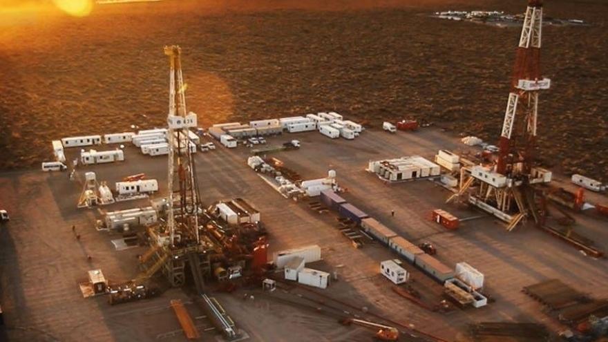 El brent ronda los 115 dólares por barril al inicio del segundo mes de guerra