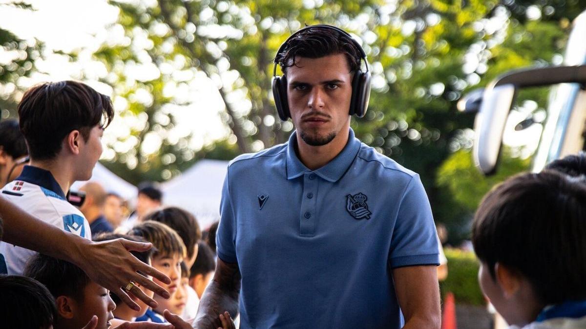 Javi López podría abandonar en breve la Real Sociedad