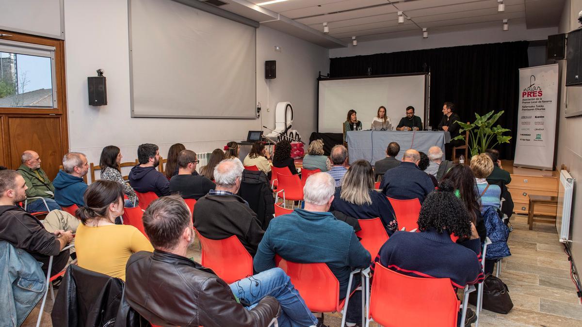 Asistentes a la Jornada de la Prensa Local en Ochagavía.
