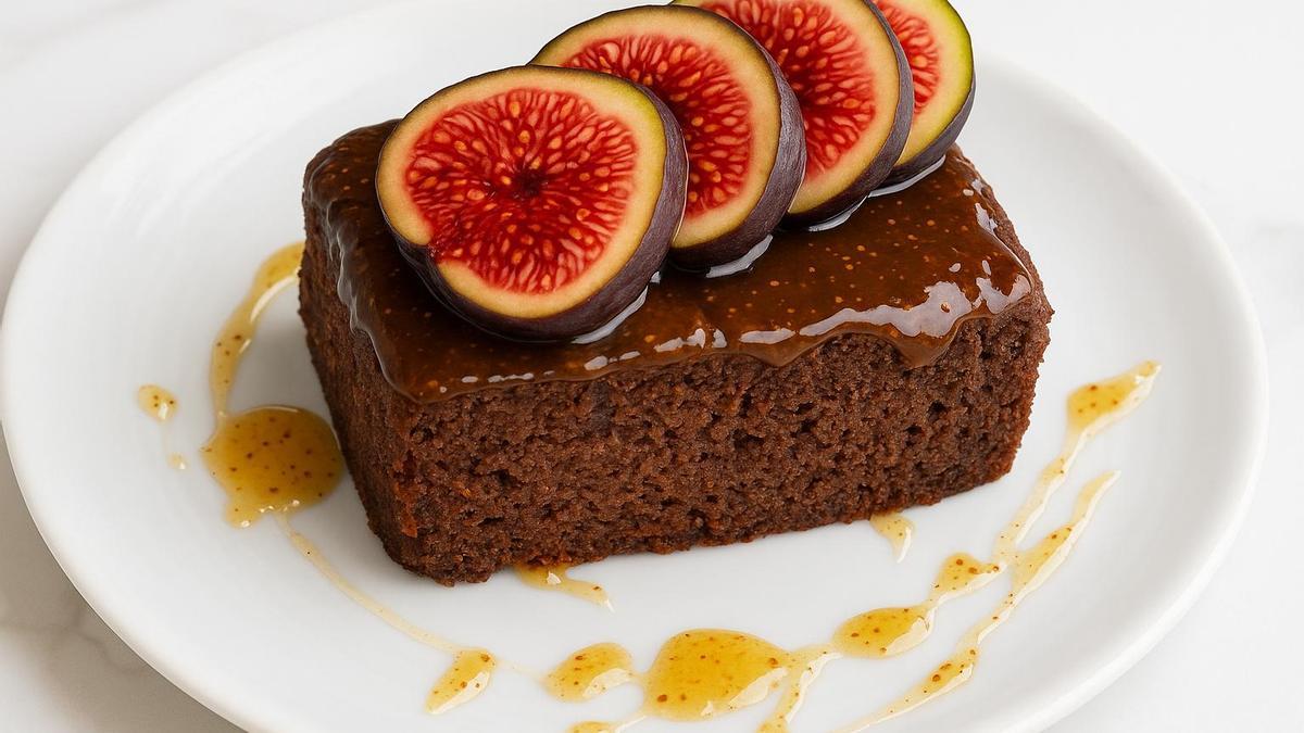 Bizcocho de chocolate y brevas. Bizcocho de chocolate y brevas.