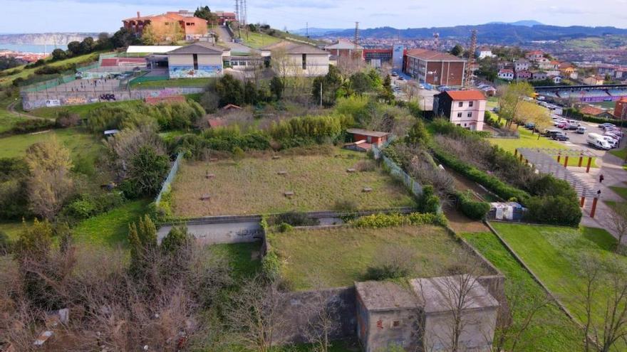 Vista aérea del lugar en el que se creará un aparcamiento con un centenar de plazas.