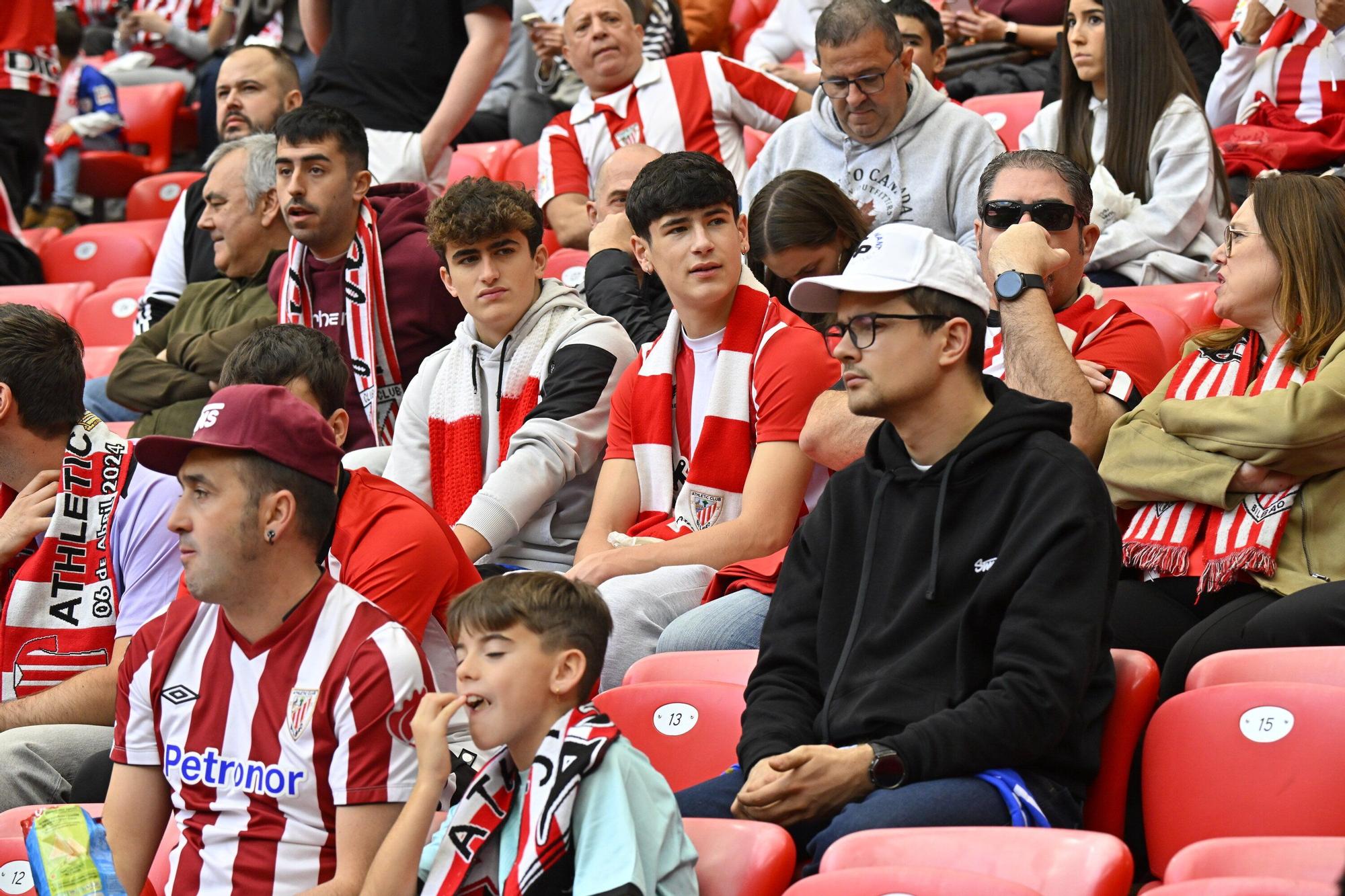 En imágenes: ¿Has estado en San Mamés viendo el Athletic-Real Oviedo? Búscate en nuestra galería