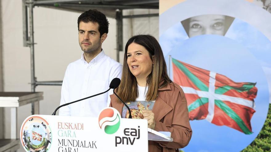 El PNV contrapone su “trabajo por el euskera” y la “pancarta” de Bildu