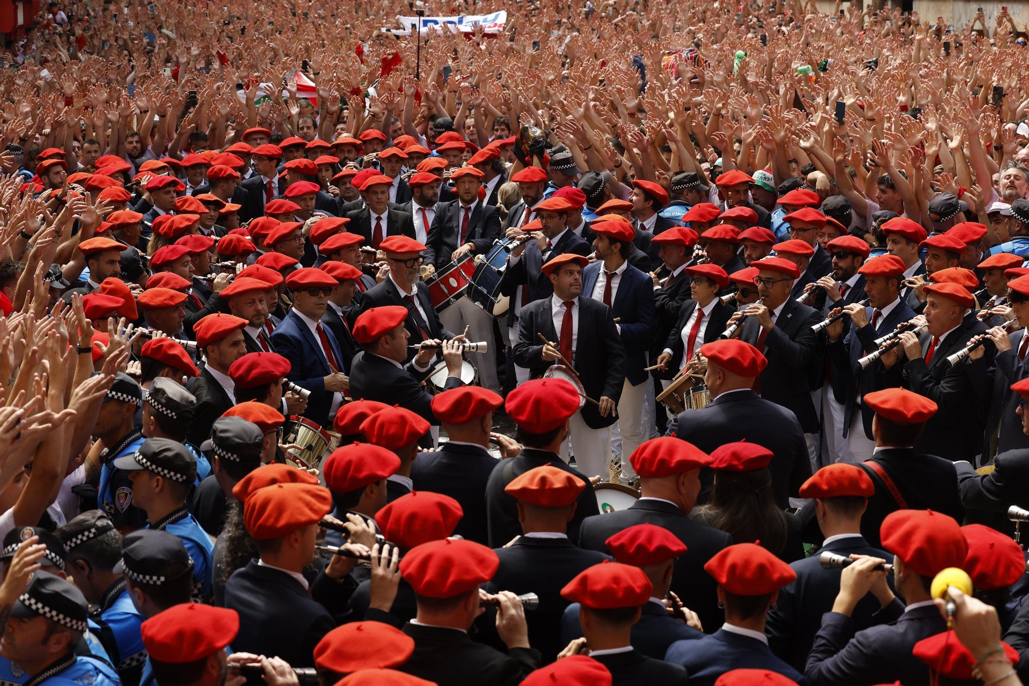 Fotos del  Chupinazo de San Fermín 2025 en Pamplona: ¡La fiesta más internacional se enciende con un grito solidario por Palestina!