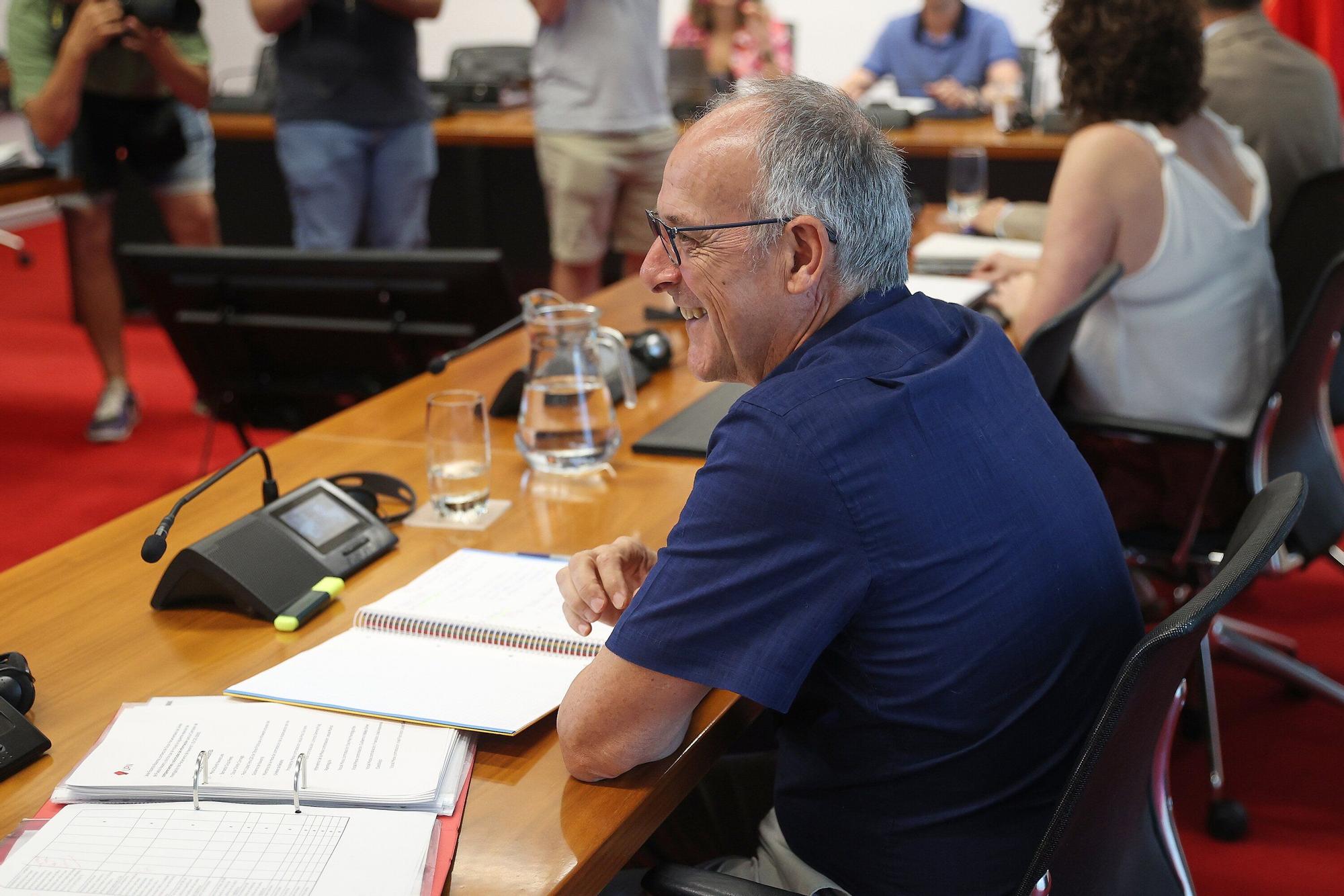 Imágenes de la primera sesión de la comisión de investigación