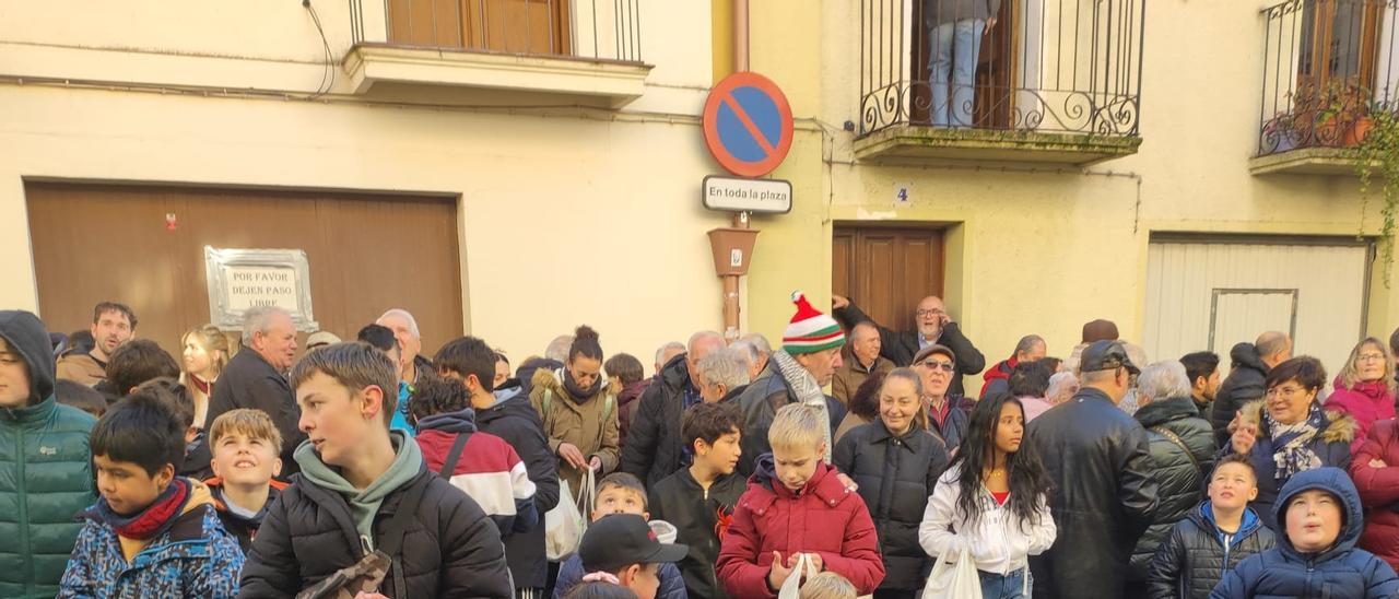 EN FOTOS | Los Arcos regala pan y vino a sus vecinos por San Vicente