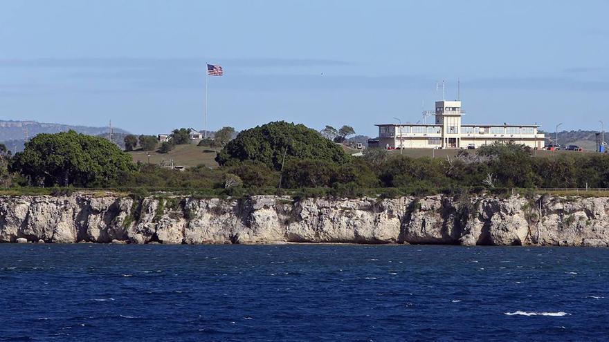 Los Ejércitos de Cuba y Estados Unidos pactan "mantener la comunicación" para evitar incidentes en Guantánamo