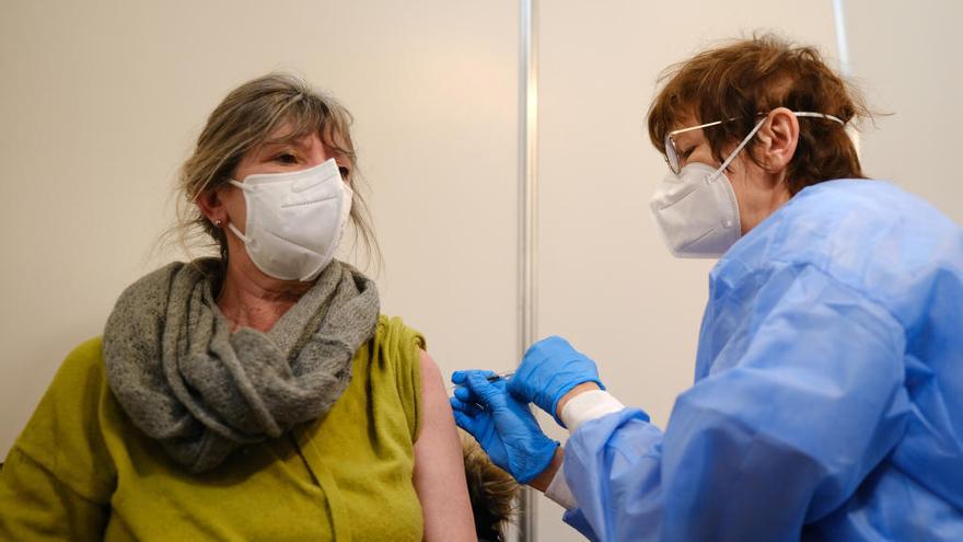 Sanidad notifica 21.936 casos y 133 muertes con covid-19 en el Estado