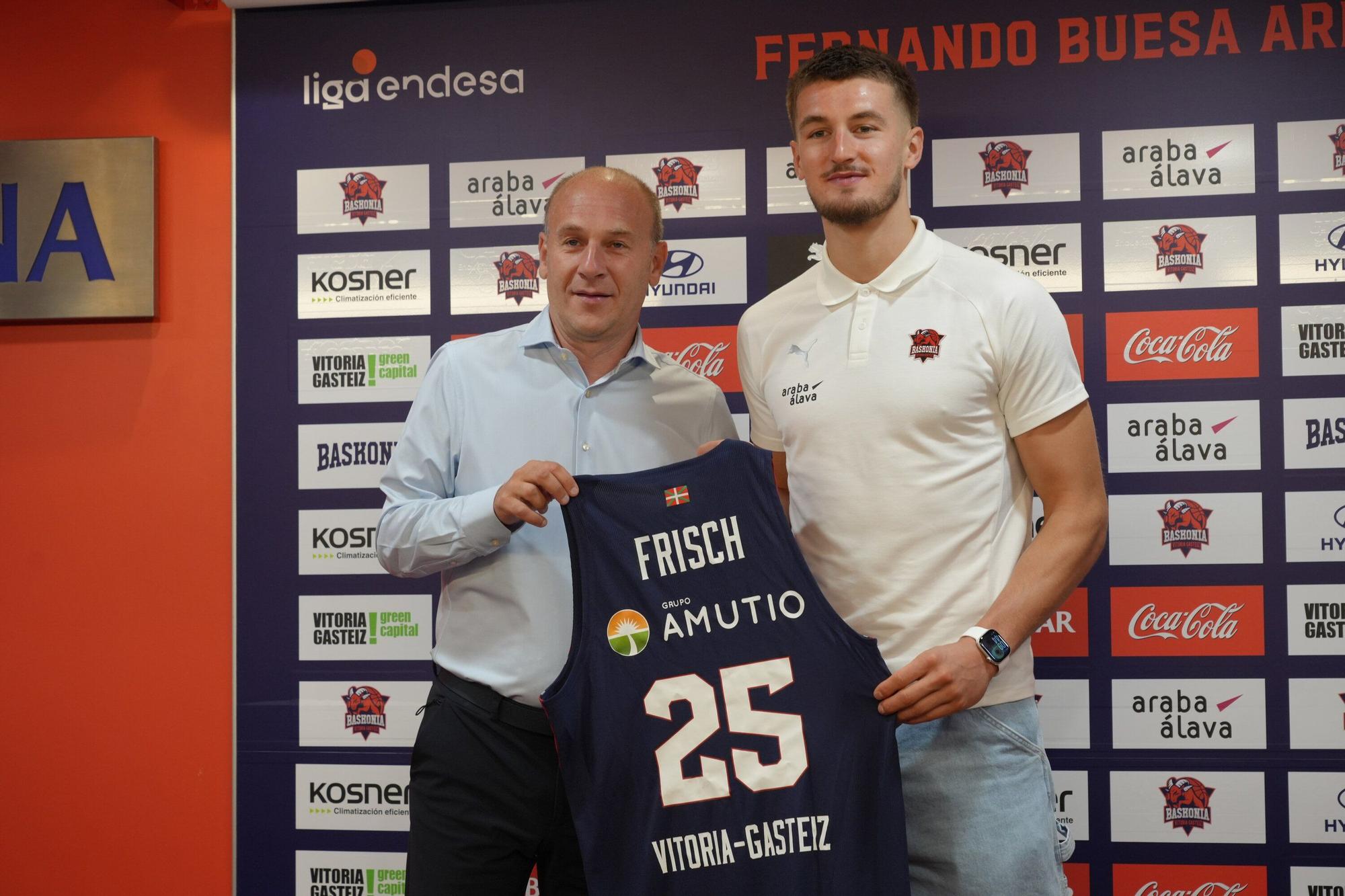 En imágenes: Presentación de Clément Frisch como jugador del Baskonia