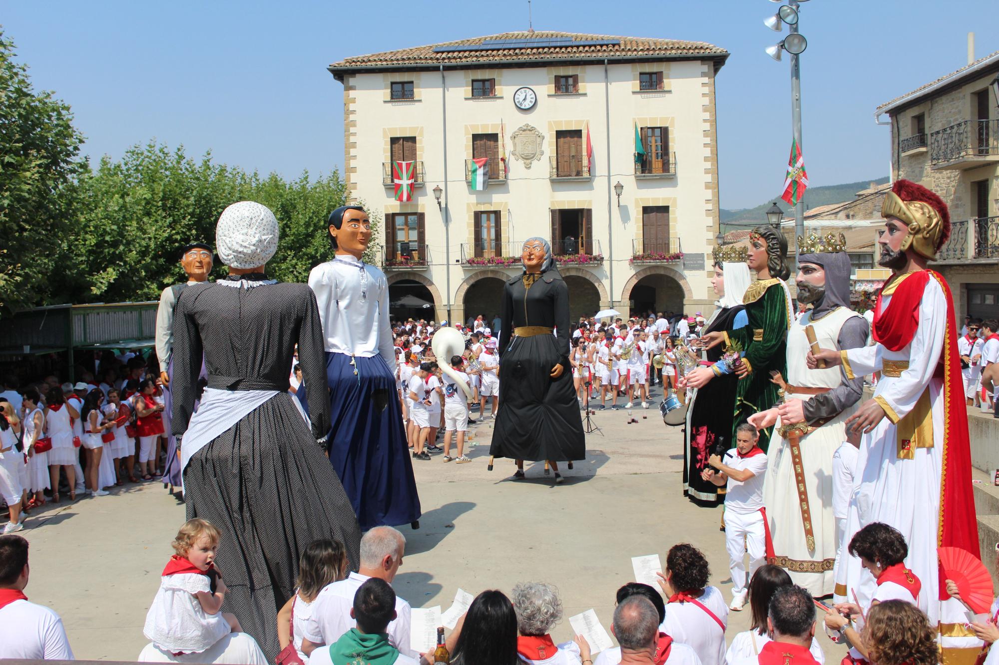 Fotos del inicio de las fiestas de Aibar