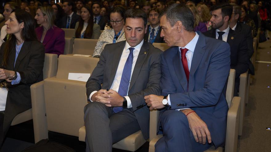 Sánchez solo cumple una condición para la cita con Pradales