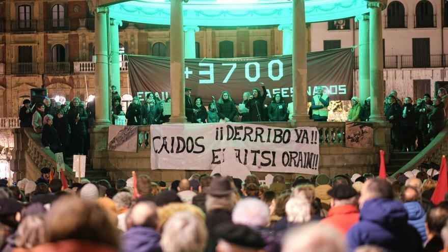 “Basta de símbolos franquistas”: sindicatos y colectivos, por el derribo de Los Caídos