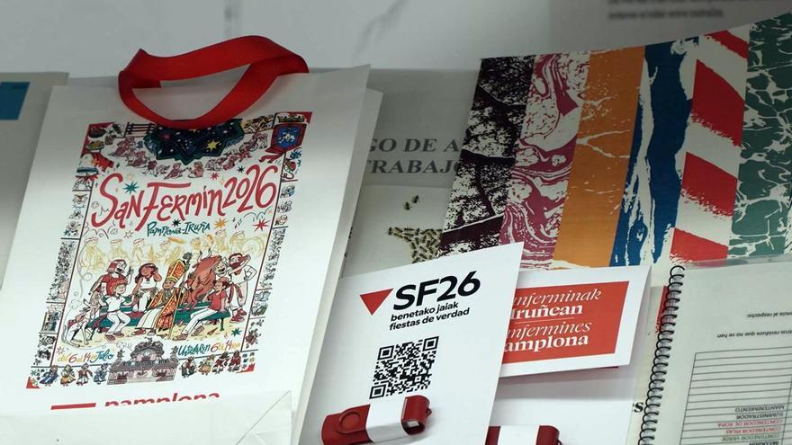 Así se preparan las calles para San Fermín: el trabajo de 15 personas del empleo social protegido
