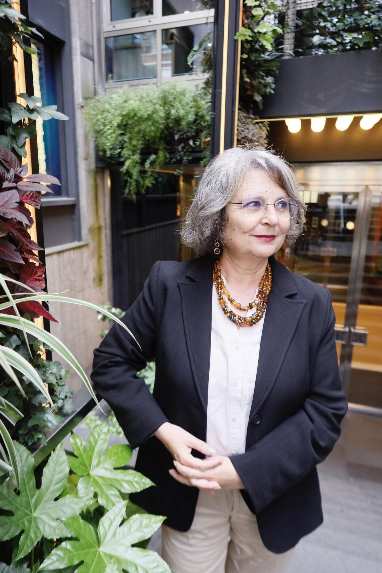 &#039;Ingrata patria&#039; es la última novela de Elvira Roca.
