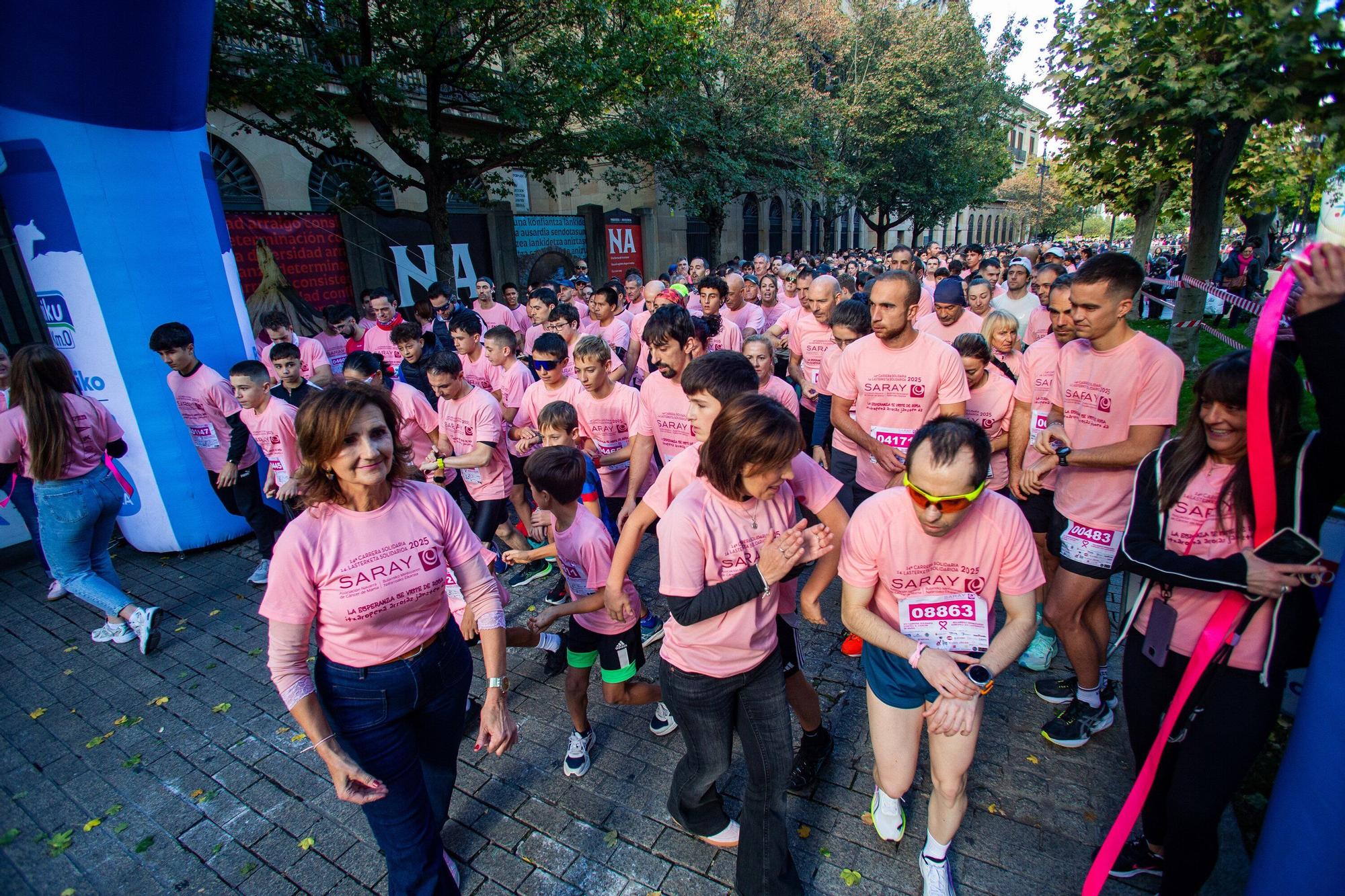 Fotos de la Carrera contra el Cáncer de Mama de Saray en Pamplona 2025