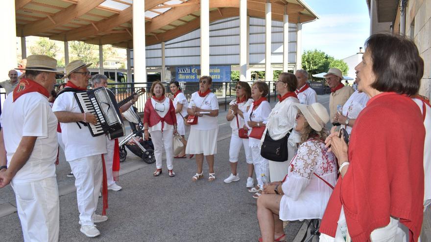Imágenes de la concentración de Auroros de Navarra en Funes